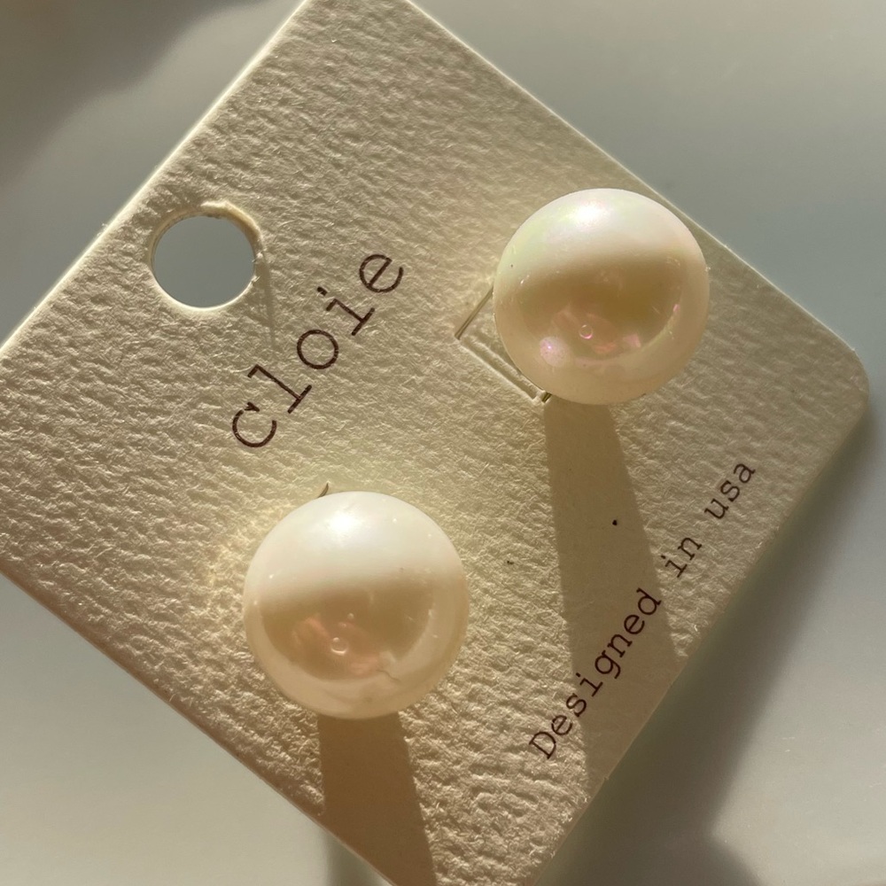 NWT ♦️ Pearl Earrings
